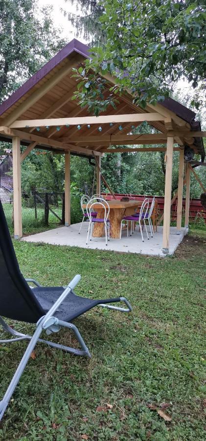 Apartman Nina Licko Petrovo Selo Екстериор снимка