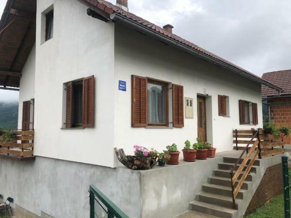 Apartman Nina Licko Petrovo Selo Екстериор снимка