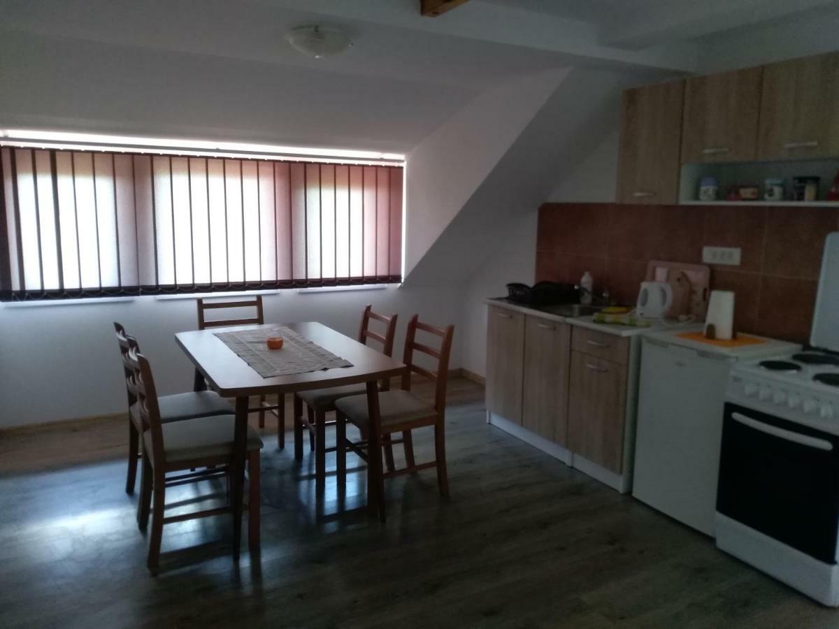 Apartman Nina Licko Petrovo Selo Екстериор снимка